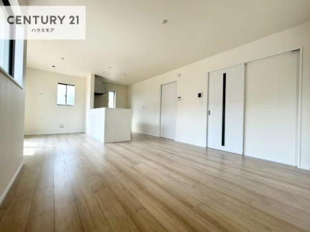 ���r���O�@�S�n�ǂ����r���O�͉Ƒ������R�ƏW�܂�܂��B�Ƒ��c�R�̎��Ԃ����������ł��B���Ƒ��ƁA����w�[���������Ԃ��߂��������ł��ˁB�y���n�̔���J�Ò��z