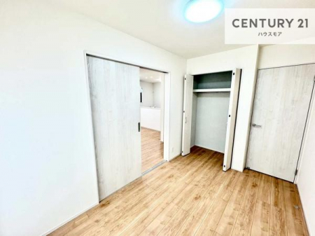 ���r���O�ȊO�̋����@���r���O�Ɨאڂ����m���ł��I�Ǝ��̋x�e�X�y�[�X��L�b�Y�X�y�[�X�Ƃ��Ċ��p����̂��悳�����ł��ˁI
���[���t���Ă��܂��I