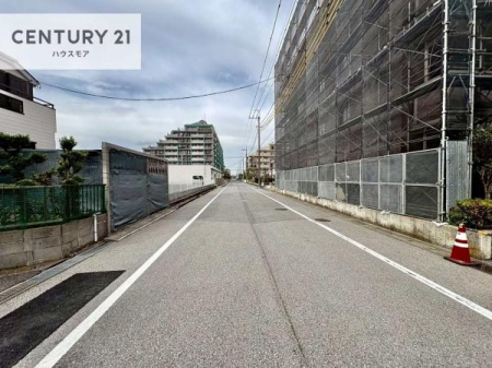 ���̑����n�@�O�ʓ��H��4.5���I�z����ǍD�ȗ��n�ł��B
�Ԍɓ��ꂪ���ȕ������S�ł��ˁB