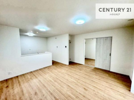 ���r���O�@�J�����̂���L�XLDK�I�\�t�@�[��_�C�j���O�e�[�u����u���Ă������ɂȂ�Ȃ��̂ŉ��K�ɉ߂����܂��I�R�~���j�P�[�V���������₷�����r���O�ł��B