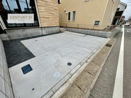 ���ԏ�@���ԃX�y�[�X��2�䕪����܂��I�Z�J���h�J�[�͂������A�o�C�N�⎩�]�ԂȂǂ��u���ꏊ�ɍ���܂���B