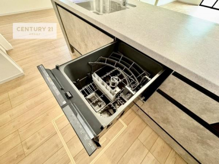 �L�b�`���@�H��@�t���̃L�b�`���ł��I�Z���������r��h�~�Ƃ��đ�ϊ��􂷂�֗��Ȏd�l�ł��I�r���g�C���Ȃ̂ŃL�b�`���̏ꏊ����炸�����X�y�[�X���L���g�����Ƃ��o���܂��I