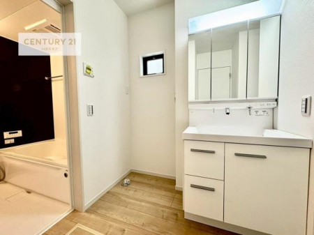 ���ʑ�E���ʏ��@�O�ʋ��d�l�̐��ʏ��́A�g�����Ȃ݂����₷������I���͎��[�ɂȂ��Ă��܂��B�h���C���[�₨���ϓ����Еt������̂Ő��ʑ������X�b�L���ƌ����邱�Ƃ��o���܂��I