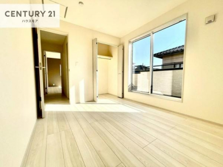 �m���@���邭���ʂ��̗ǂ������ł��B�u�V���v���v�Ƀf�U�C�����ꂽ�����B���R�x�������̂ŉƋ�⃌�C�A�E�g�ł��D�݂̋�Ԃ�n��グ���܂��B�����x�A���n�ɂĂ��m�F���������B