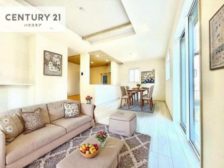 ���r���O�@�Ƌ��CG�p�[�X�ł��B�J�����̂���L�XLDK�I�\�t�@�[��_�C�j���O�e�[�u����u���Ă������ɂȂ�Ȃ��̂ŉ��K�ɉ߂����܂��I�R�~���j�P�[�V���������₷�����r���O�ł��I