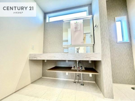 ���ʑ�E���ʏ��@�X�^�C���b�V���ȃf�U�C���̐��ʑ���̗p�B�������ꂽ��Ԃ��A���̏�����A���̎��Ԃ����㎿�Ȃ��̂ɉ��o���܂��B