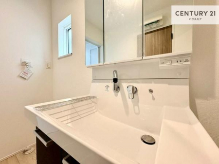 ���ʑ�E���ʏ��@�[�����ʑ�{�E���́A�������˂ɂ����̂ł�����ꂪ�y�X�I���������ۂĂ܂��I
�L���C�Ȑ��ʏ��Ŏ��������̃��`�x�[�V�������オ��܂��ˁI