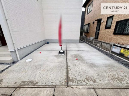 ���ԏ�@���ԃX�y�[�X��2�䕪����܂��I�Z�J���h�J�[�͂������A�o�C�N�⎩�]�ԂȂǂ��u���ꏊ�ɍ���܂���B