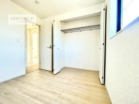 �m���@���[�X�y�[�X�����Ă��܂��I�������X�b�L�����ڂ��鎖���ł��܂��ˁB
�Ƌ��I�΂Ȃ��V���v���ȃf�U�C���ׁ̈A�Ƌ��I�΂����C�ɓ���̋�ԍ�肪�ł������ł��ˁB