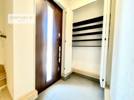 ���ց@�V���[�Y�{�b�N�X�t���B���ւ��Еt�����|�������₷���ł��I
�X�b�L���������ւŌ˂��J�����u�ԁA�������̂���S�n������Ԃ��o�}���Ă���܂��B