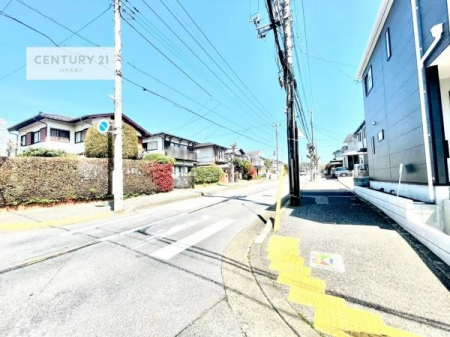 ���̑����n�@�O�ʓ��H��12���~6���I�z����ǍD�ȗ��n�ł��B
�Ԍɓ��ꂪ���ȕ������S�ł��ˁB