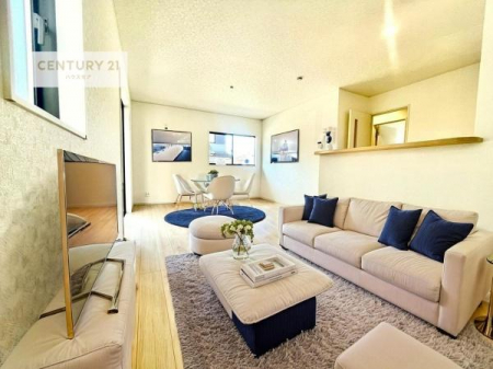 ���r���O�@�Ƌ��CG�p�[�X�ł��B�S�n�ǂ����r���O�͉Ƒ������R�ƏW�܂�܂��B�Ƒ��c�R�̎��Ԃ����������ł��B���Ƒ��ƁA����w�[���������Ԃ��߂��������ł��ˁB