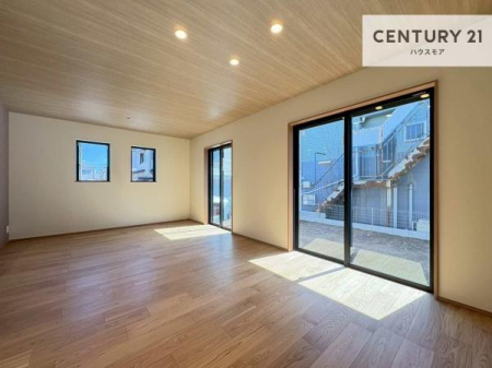 ���r���O�@�傫�ȑ����炽���Ղ�̗z���������閾�邢���r���O�B�J�����̂��郊�r���O�ŉƑ��c���̂��났�̎��Ԃ��߂����܂��I�����w�\�ł��I���񌻒n�ŗz������Ȃǂ��̊����������܂��I