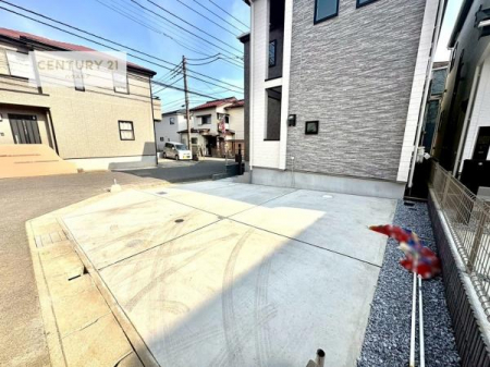 ���ԏ�@���ԃX�y�[�X��2�䕪����܂��I�Z�J���h�J�[�͂������A�o�C�N�⎩�]�ԂȂǂ��u���ꏊ�ɍ���܂���B