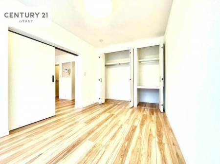 ���r���O�ȊO�̋����@�S�����Ɏ��[�X�y�[�X������Ă���A�ߗނ���p�i���������萮���\�B
���������L�����K�ɂ��g������������A�g������̗ǂ��Ԏ��ł��B