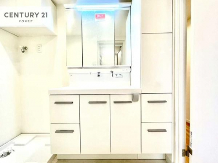 ���ʑ�E���ʏ��@�O�ʋ��d�l�̐��ʏ��́A�g�����Ȃ݂����₷������I���͎��[�ɂȂ��Ă��܂��B�h���C���[�₨���ϓ����Еt������̂Ő��ʑ������X�b�L���ƌ����邱�Ƃ��o���܂��I