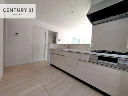 �L�b�`���@��Ƃ肠�钲���X�y�[�X�ō�Ƃ����₷�����K�ȃL�b�`���ł��I
���q�l�ƈꏏ�ɂ��َq������y���߂�L�X�X�y�[�X�ł��B�y�����������ԂɂȂ肻���ł��ˁI