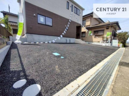 ���ԏ�@���ԃX�y�[�X��2�䕪����܂��I�Z�J���h�J�[�͂������A�o�C�N�⎩�]�ԂȂǂ��u���ꏊ�ɍ���܂���B