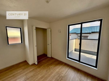 �m���@���邭���ʂ��̗ǂ������ł��B�u�V���v���v�Ƀf�U�C�����ꂽ�����B���R�x�������̂ŉƋ�⃌�C�A�E�g�ł��D�݂̋�Ԃ�n��グ���܂��B�����x�A���n�ɂĂ��m�F���������B