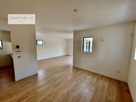 ���r���O�@�D�����z���܂肪���r���O����ł���ċ��S�n�̗ǂ���Ԃ����o���Ă���܂��I
���났�̎��Ԃ��߂����܂��I