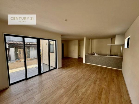 ���r���O�@�J�����̂���L�XLDK�I�\�t�@�[��_�C�j���O�e�[�u����u���Ă������ɂȂ�Ȃ��̂ŉ��K�ɉ߂����܂��I�R�~���j�P�[�V���������₷�����r���O�ł��B