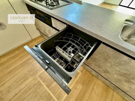 �L�b�`���@�H��@�t���̃L�b�`���ł��I�Z���������r��h�~�Ƃ��đ�ϊ��􂷂�֗��Ȏd�l�ł��I�r���g�C���Ȃ̂ŃL�b�`���̏ꏊ����炸�����X�y�[�X���L���g�����Ƃ��o���܂��I