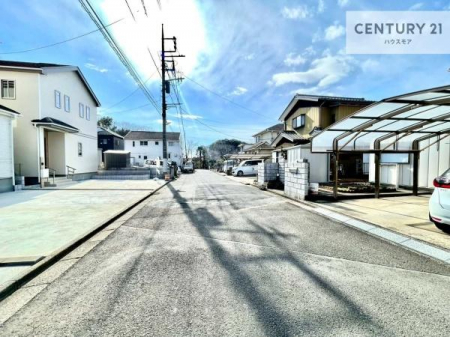 ���̑����n�@�O�ʓ��H��6���I�z����ǍD�ȗ��n�ł��B
�Ԍɓ��ꂪ���ȕ������S�ł��ˁB