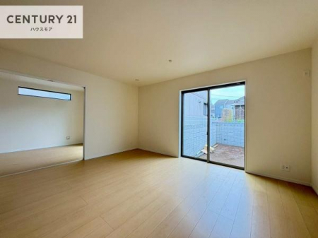 ���r���O�@�D�����z���܂肪���r���O����ł���ċ��S�n�̗ǂ���Ԃ����o���Ă���܂��I
���났�̎��Ԃ��߂����܂��I