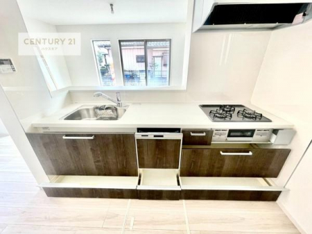 �L�b�`���@���[�͂̍����V�X�e���L�b�`���ŁA��������H�����������Еt���A�L�X�Ƃ�����Ԃŉ��K�ɗ������y���߂܂��B