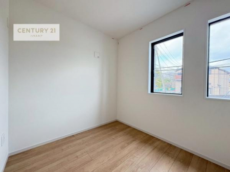 ���r���O�ȊO�̋����@�V���v���Ƀf�U�C������Ă��邽�߁A�Ƌ��I�т܂���I
���C�ɓ���̉Ƌ��u���Ă��낰���Ԃ���邱�Ƃ��ł��܂��B