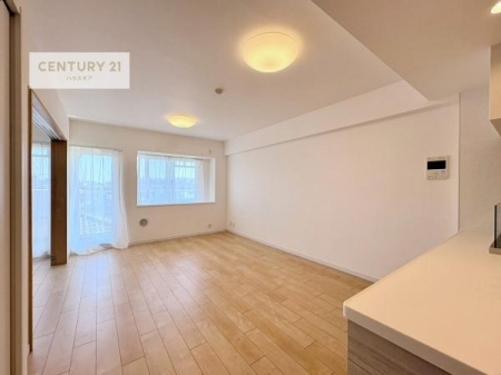 ���r���O�@�D�����z���܂肪���r���O����ł���ċ��S�n�̗ǂ���Ԃ����o���Ă���܂��I
���났�̎��Ԃ��߂����܂��I