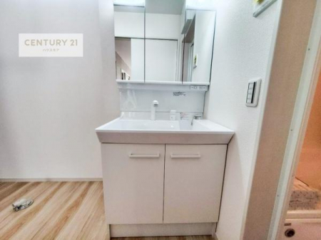 ���ʑ�E���ʏ��@�O�ʋ��d�l�̐��ʏ��́A�g�����Ȃ݂����₷������I���͎��[�ɂȂ��Ă��܂��B�h���C���[�₨���ϓ����Еt������̂Ő��ʑ������X�b�L���ƌ����邱�Ƃ��o���܂��I