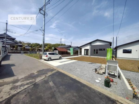 ���̑����n�@�O�ʓ��H��4.7���I�z����ǍD�ȗ��n�ł��B
�Ԍɓ��ꂪ���ȕ������S�ł��ˁB