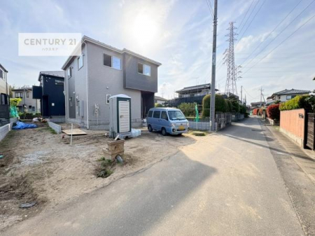 ���̑����n�@�O�ʓ��H��4���I�z����ǍD�ȗ��n�ł��B
�Ԍɓ��ꂪ���ȕ������S�ł��ˁB