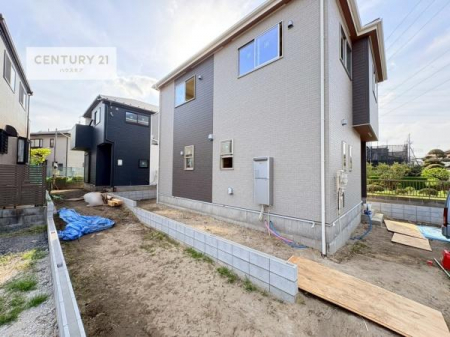 ���ԏ�@���ԃX�y�[�X��2�䕪����܂��I�Z�J���h�J�[�͂������A�o�C�N�⎩�]�ԂȂǂ��u���ꏊ�ɍ���܂���B