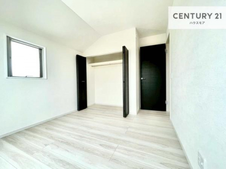 �m���@���[�X�y�[�X�����Ă��܂��I�������X�b�L�����ڂ��鎖���ł��܂��ˁB
�Ƌ��I�΂Ȃ��V���v���ȃf�U�C���ׁ̈A�Ƌ��I�΂����C�ɓ���̋�ԍ�肪�ł������ł��ˁB