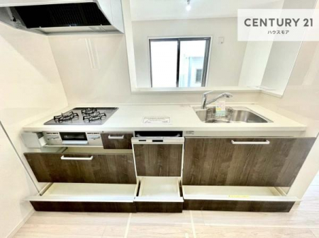 �L�b�`���@���[�X�y�[�X���[�����Ă���A�L�b�`���܂�����������ƕۂ��Ȃ���A�L�X�Ƃ��������X�y�[�X���m�ہB���K�ȍ�Ɗ��ŁA�����̂����������X���[�Y�ɂ͂��ǂ�܂��B