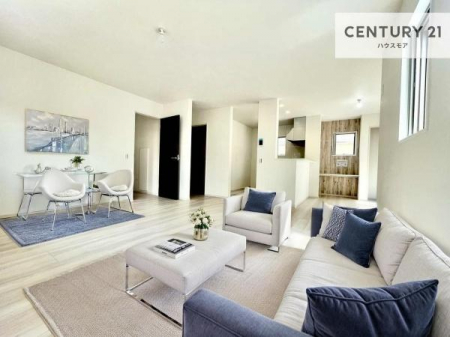 ���r���O�@�Ƌ��CG�p�[�X�ł��B�S�n�ǂ����r���O�͉Ƒ������R�ƏW�܂�܂��B�Ƒ��c�R�̎��Ԃ����������ł��B���Ƒ��ƁA����w�[���������Ԃ��߂��������ł��ˁB