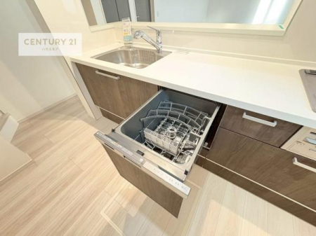 �L�b�`���@�H��@�t���̃L�b�`���ł��I�Z���������r��h�~�Ƃ��đ�ϊ��􂷂�֗��Ȏd�l�ł��I�r���g�C���Ȃ̂ŃL�b�`���̏ꏊ����炸�����X�y�[�X���L���g�����Ƃ��o���܂��I