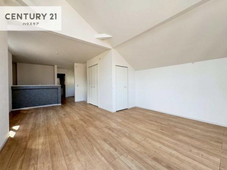 ���r���O�@��؂ȉƑ����W�܂邩�炱��LDK�ɂ͂�����肽���B
�q�����������C�ɏ΂��Ȃ��瑖�����Ă���p�����������u�L���Ƃɂ��ėǂ������v�Ǝv���u�Ԃł��B