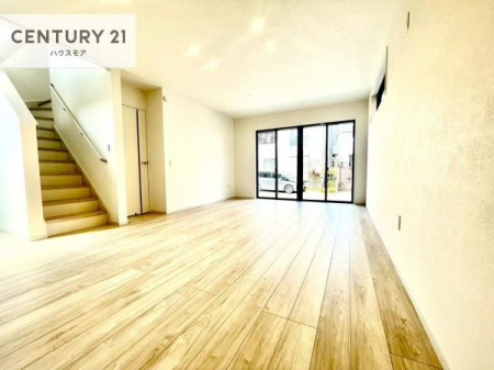 ���r���O�@�傫�ȑ����炽���Ղ�̗z���������閾�邢���r���O�B�J�����̂��郊�r���O�ŉƑ��c���̂��났�̎��Ԃ��߂����܂��I�����Ƒ��Ɗ炪���킹���郊�r���O�C���K�i�ŃR�~���j�P�[�V���������₷���I