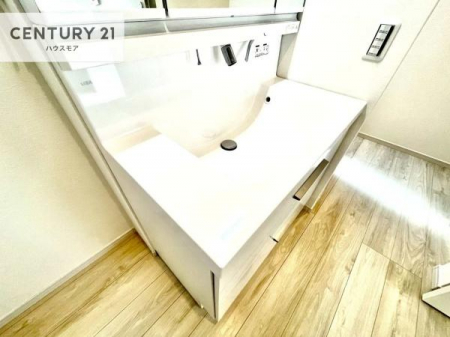 ���ʑ�E���ʏ��@�[�����ʑ�{�E���́A�������˂ɂ����̂ł�����ꂪ�y�X�I���������ۂĂ܂��I
�L���C�Ȑ��ʏ��Ŏ��������̃��`�x�[�V�������オ��܂��ˁI