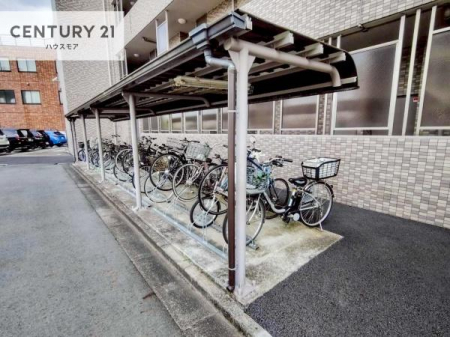 ���̑����p���@���֏ꊮ���ŁA���q���܂̎��]�Ԃ�ʋΗp�̎��]�Ԃ����S���Ēu���܂��B���Ƒ��ɂ����ꂵ���֗��Ȑݔ��ł��B
�󂫏󋵂����C�y�ɂ��₢���킹���������B