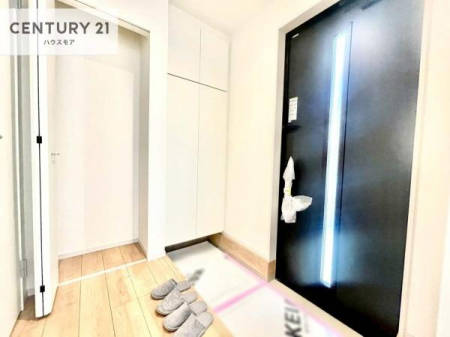 ���ց@�V���[�Y�{�b�N�X�t���B���ւ��Еt�����|�������₷���ł��I
�X�b�L���������ւŌ˂��J�����u�ԁA�������̂���S�n������Ԃ��o�}���Ă���܂��B