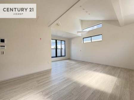 ���r���O�@��؂ȉƑ����W�܂邩�炱��LDK�ɂ͂�����肽���B
�q�����������C�ɏ΂��Ȃ��瑖�����Ă���p�����������u�L���Ƃɂ��ėǂ������v�Ǝv���u�Ԃł��B