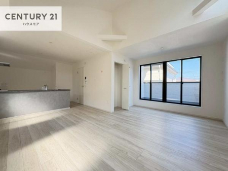 ���r���O�@�傫�ȑ����炽���Ղ�̗z���������閾�邢���r���O�B�����Ƒ��Ɗ炪���킹���郊�r���O�C���K�i�ŃR�~���j�P�[�V���������₷���I