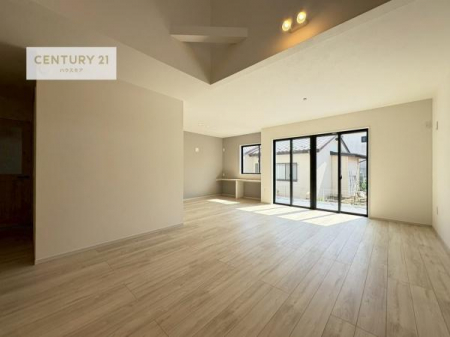 ���r���O�@�傫�ȑ����炽���Ղ�̗z���������閾�邢���r���O�B�J�����̂��郊�r���O�ŉƑ��c���̂��났�̎��Ԃ��߂����܂��I�����w�\�ł��I���񌻒n�ŗz������Ȃǂ��̊����������܂��I