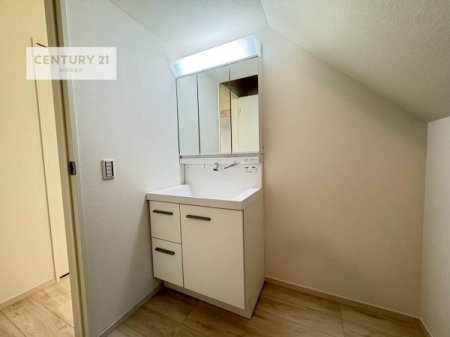 ���ʑ�E���ʏ��@�O�ʋ��d�l�̐��ʏ��́A�g�����Ȃ݂����₷������I���͎��[�ɂȂ��Ă��܂��B�h���C���[�₨���ϓ����Еt������̂Ő��ʑ������X�b�L���ƌ����邱�Ƃ��o���܂��I