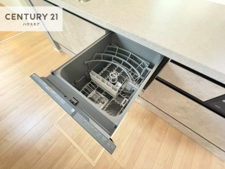 �L�b�`���@�H��@�t���̃L�b�`���ł��I�Z���������r��h�~�Ƃ��đ�ϊ��􂷂�֗��Ȏd�l�ł��I�r���g�C���Ȃ̂ŃL�b�`���̏ꏊ����炸�����X�y�[�X���L���g�����Ƃ��o���܂��I