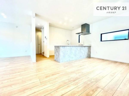 ���r���O�@�D�����z���܂肪���r���O����ł���ċ��S�n�̗ǂ���Ԃ����o���Ă���܂��I
���났�̎��Ԃ��߂����܂��I